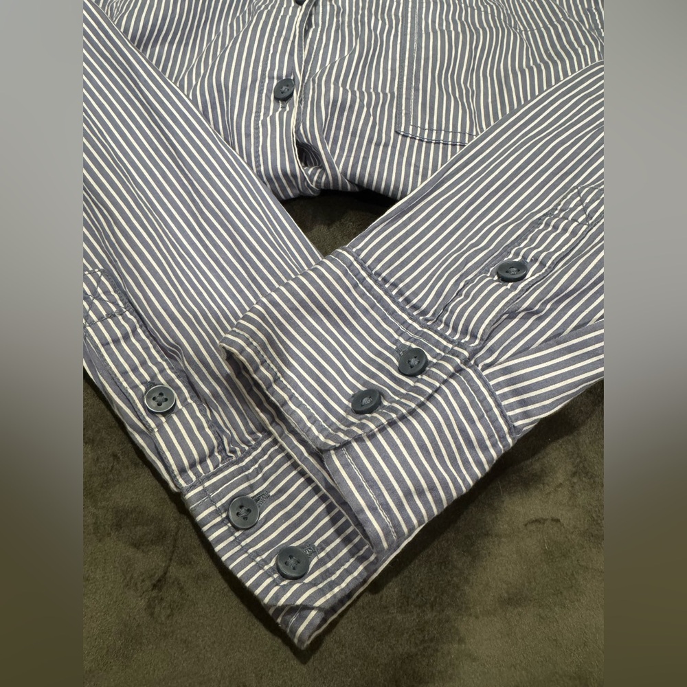 AE Button Up - Picture 6 of 6
